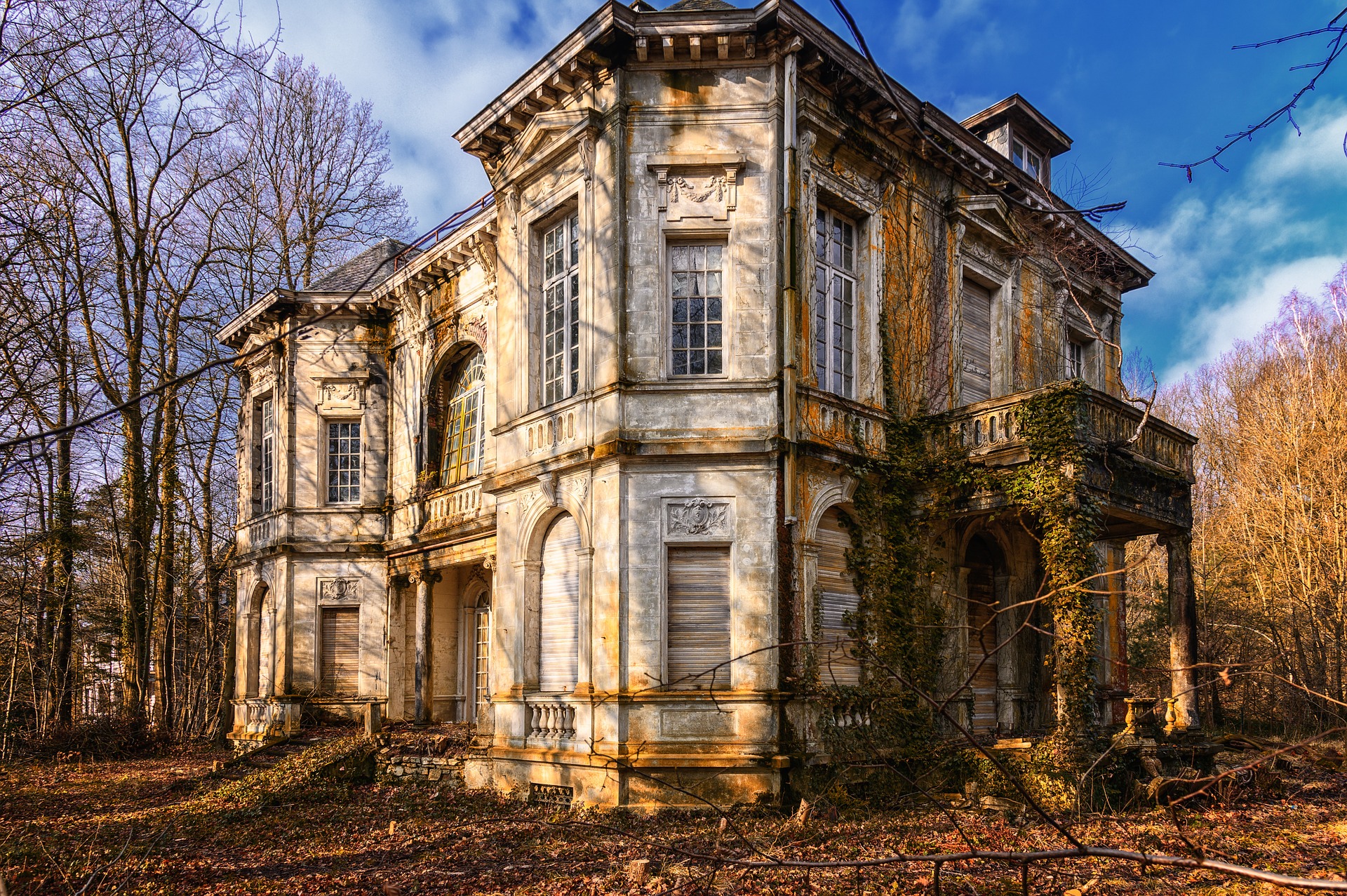 Exploring Abandoned Houses: Hidden Gems for Homebuyers